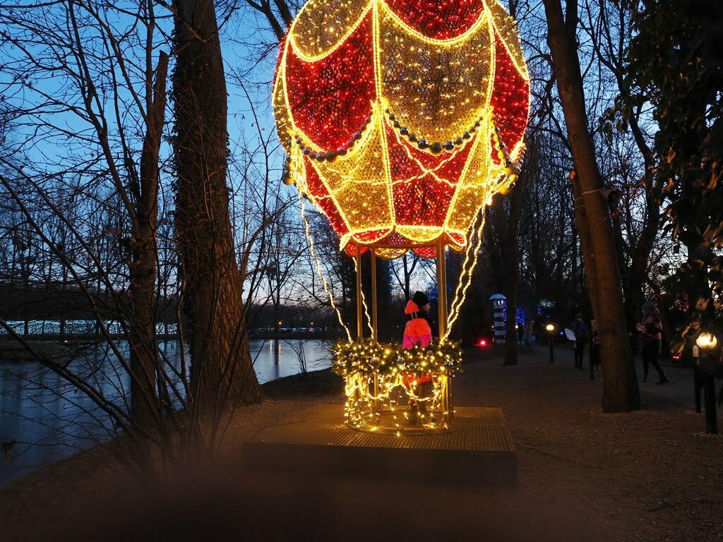 Magia Świąt w Parku Iluminacji w Zamku Topacz