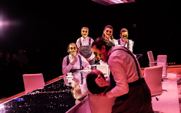 „Strefa 0” czyli biurokracja w maskach | po premierze we Wrocławskim Teatrze Współczesnym