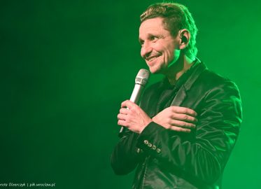 Janusz Radek w „Męskiej Stronie Piosenki” | wybitny wieczór posklejany z różnorodności