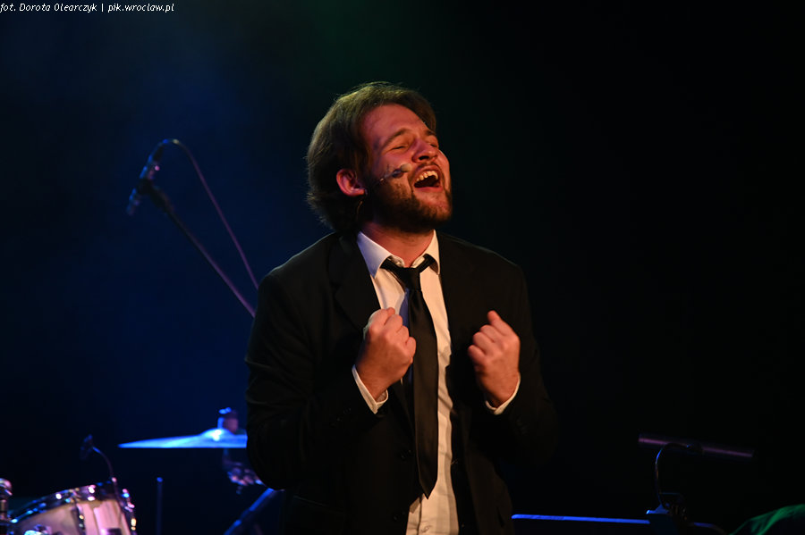 Kamil Kowalski z zespołem | recital z cyklu „Przed premierą”