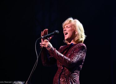 Katarzyna Żak „Bo jeśli miłość ma kres” | koncert w Imparcie