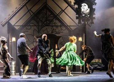 „Wyobraź sobie” we Wrocławskim Teatrze Lalek | mroczny i metaforyczny spektakl dla odważnych dzieci