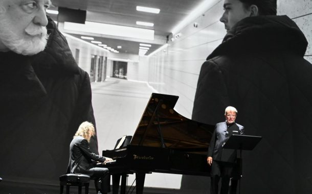 Monochromatyczny nokturn w kameralnej pieśni | „Podróż zimowa 3.0” premierowo w Operze Wrocławskiej